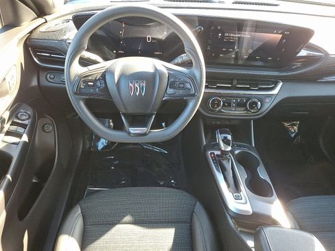 Used 2024 Buick Envista Preferred w/ Convenience II Package image 12