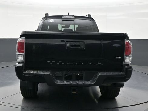 Used 2020 Toyota Tacoma TRD Sport RWD image 4