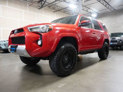 Used 2016 Toyota 4Runner Trail Premium AWD/4WD image 2