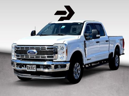 Used 2024 Ford F250 XLT image 4