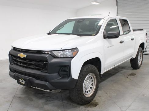 Used 2023 Chevrolet Colorado W/T w/ WT Convenience Package II AWD/4WD image 4