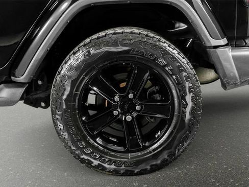 Used 2021 Jeep Wrangler Unlimited Sahara AWD/4WD image 17