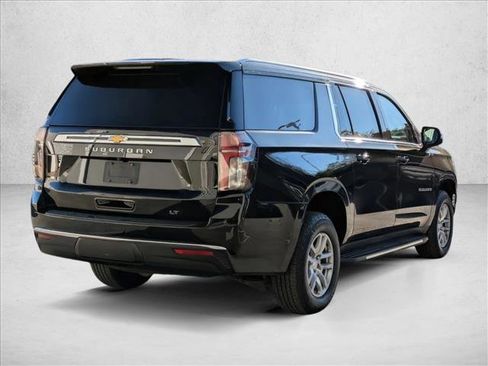 Used 2023 Chevrolet Suburban LT w/ Luxury Package image 5