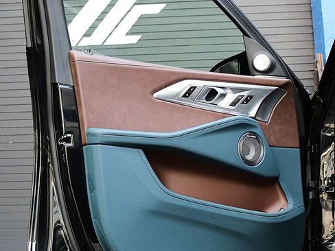 Used 2025 BMW XM image 17