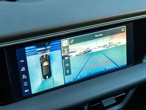 New 2026 Porsche Macan 4 Electric image 29