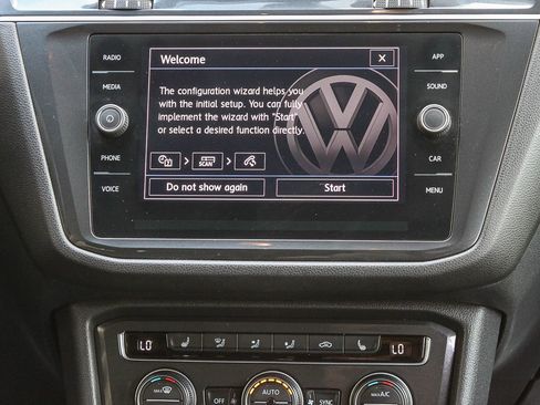 Used 2019 Volkswagen Tiguan SE image 14