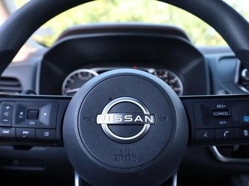 Certified 2023 Nissan Rogue SV FWD image 9