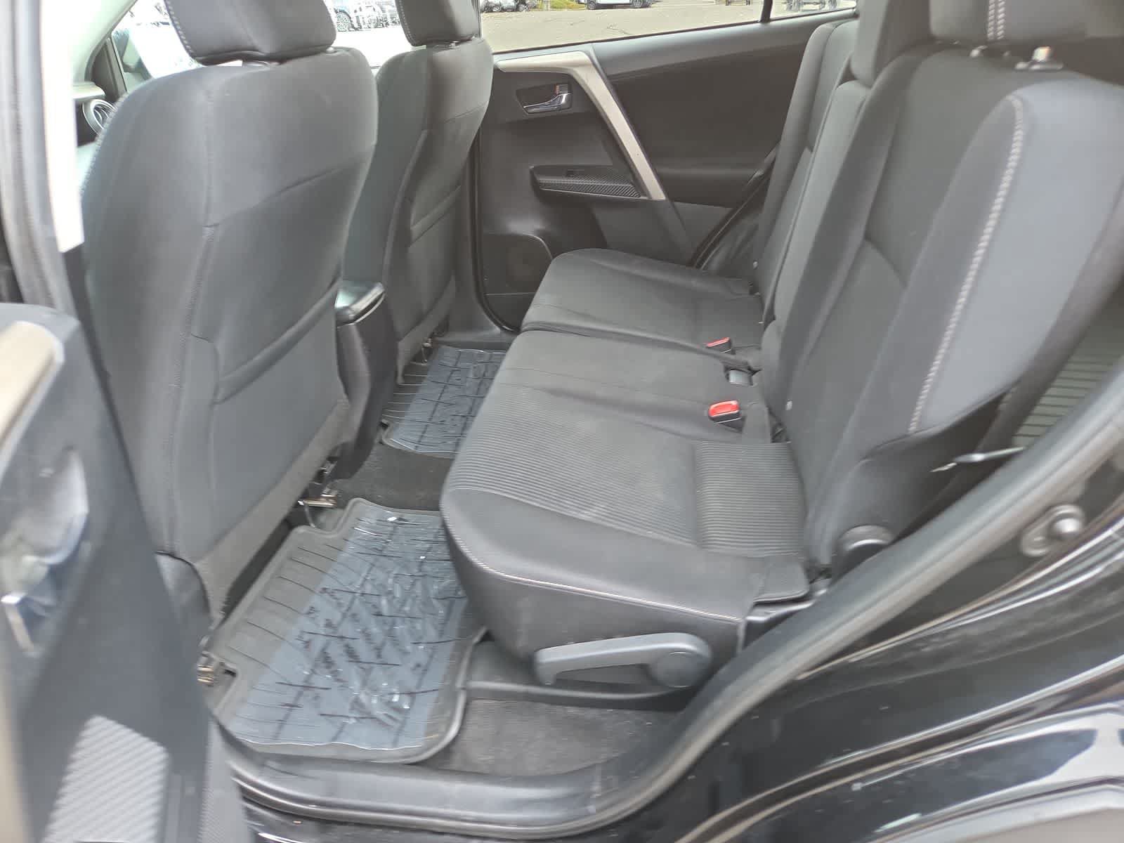 Used 2015 Toyota RAV4 XLE AWD/4WD image 21