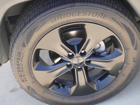 Used 2019 Jeep Compass Latitude FWD image 7
