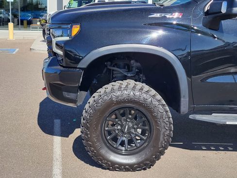 Used 2023 Chevrolet Silverado 1500 ZR2 w/ Technology Package image 7