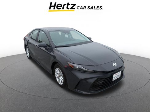 Used 2025 Toyota Camry LE image 1