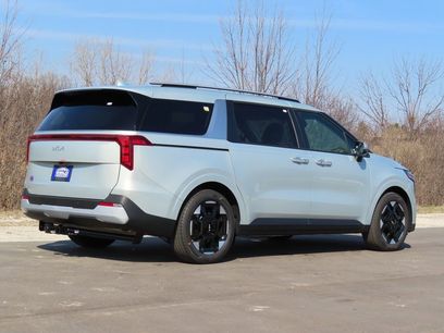 New 2026 Kia Carnival EX