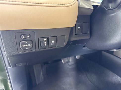 Used 2013 Toyota RAV4 XLE image 17