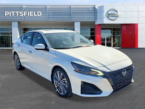 New 2025 Nissan Altima 2.5 SL image 1