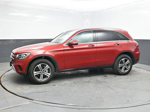 Used 2022 Mercedes-Benz GLC 300 4MATIC image 3