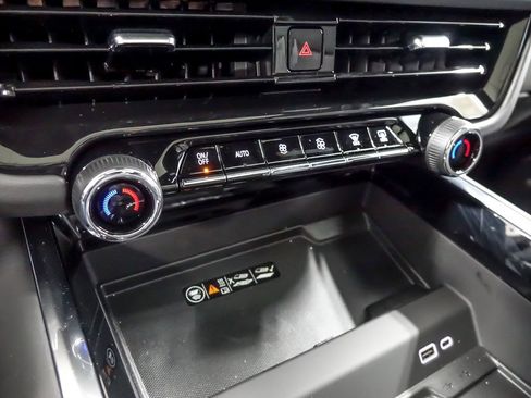 New 2025 Chevrolet Tahoe High Country image 24