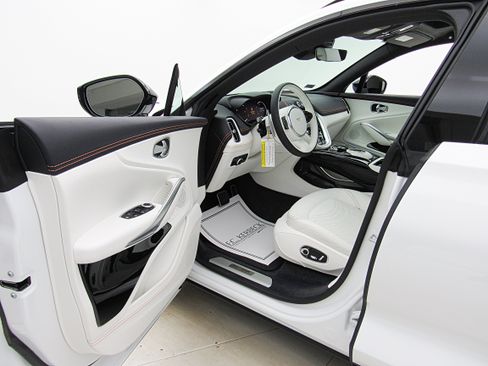 Used 2023 Aston Martin DBX 707 AWD/4WD image 49