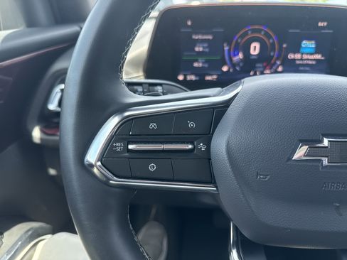 Used 2025 Chevrolet Traverse Z71 AWD/4WD image 18