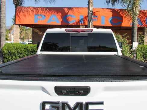 Used 2023 GMC Sierra 2500 AT4 w/ AT4 Preferred Package image 8