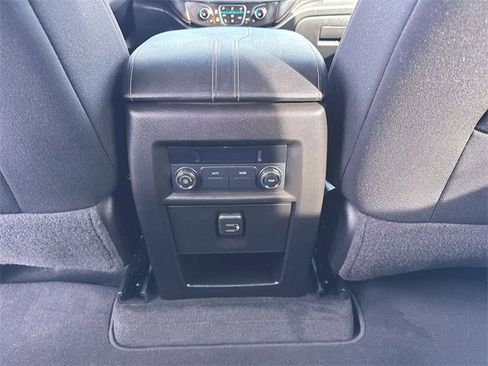 Used 2019 Chevrolet Traverse LT w/ LPO, Blackout Package image 20