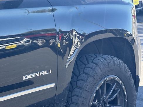 Used 2020 GMC Yukon Denali w/ Denali Premium Package image 14