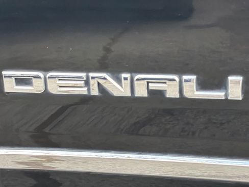 Used 2020 GMC Yukon XL Denali image 12