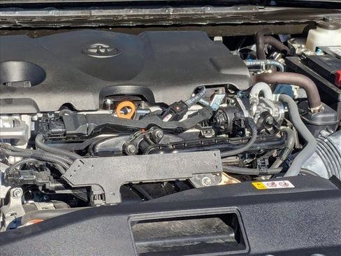 Used 2023 Toyota Camry SE image 21