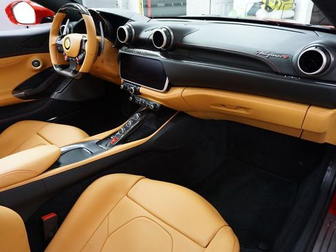 Used 2022 Ferrari Portofino M RWD image 21
