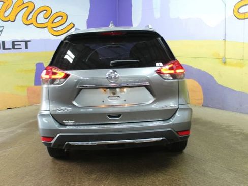 Used 2018 Nissan Rogue SV image 7