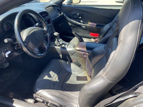 Used 2001 Chevrolet Corvette Convertible w/ Preferred Equipment Group2 RWD image 13