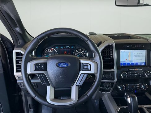 Used 2019 Ford F150 Lariat image 14