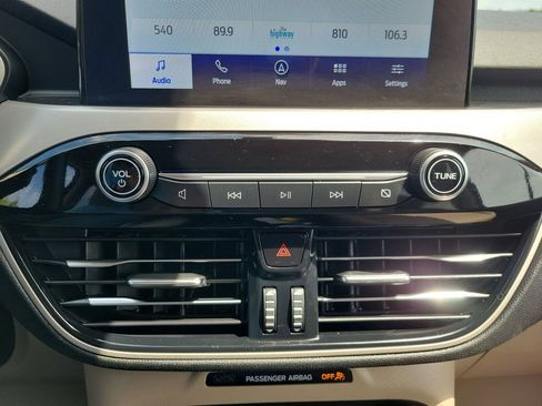 Used 2020 Ford Escape SE FWD image 18
