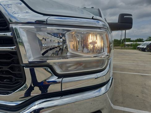 Used 2024 RAM 2500 Tradesman w/ Chrome Appearance Group image 9