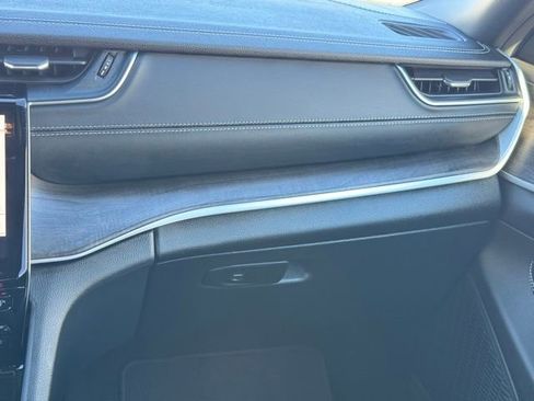 New 2025 Jeep Grand Cherokee Limited image 16