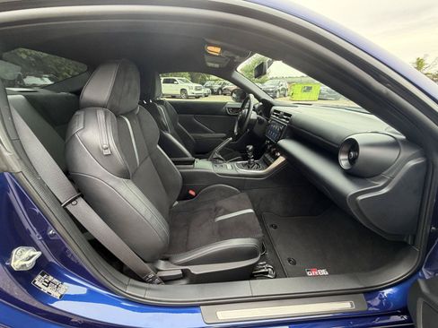 Used 2023 Toyota GR86 Premium w/ ALL Weather Mat Package (TMS) RWD image 27