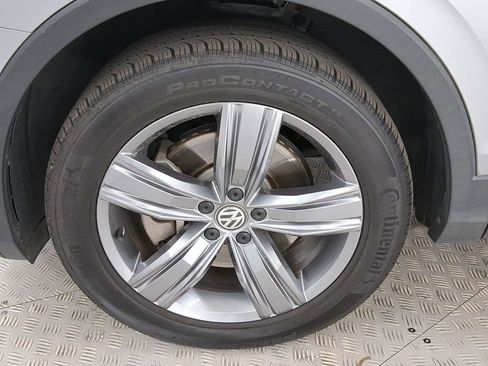 Used 2020 Volkswagen Tiguan SEL image 11