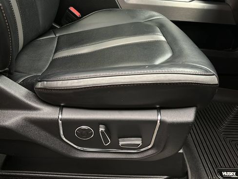 Used 2018 Ford F150 Platinum w/ Equipment Group 701A Luxury AWD/4WD image 20