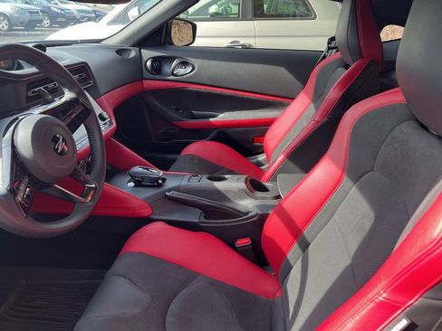 Used 2024 Nissan Z Performance w/ Floor Mat Package image 10