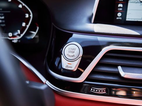 Used 2022 BMW M760i xDrive w/ Luxury Rear Seating Package AWD/4WD image 72