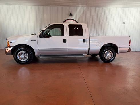 Used 2001 Ford F250 2WD Crew Cab Super Duty image 2