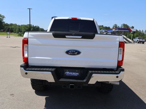 Used 2017 Ford F250 Lariat w/ Lariat Value Package AWD/4WD image 5