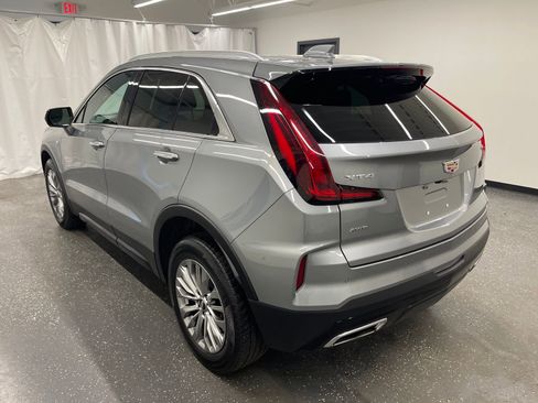 Used 2025 Cadillac XT4 Premium Luxury image 3
