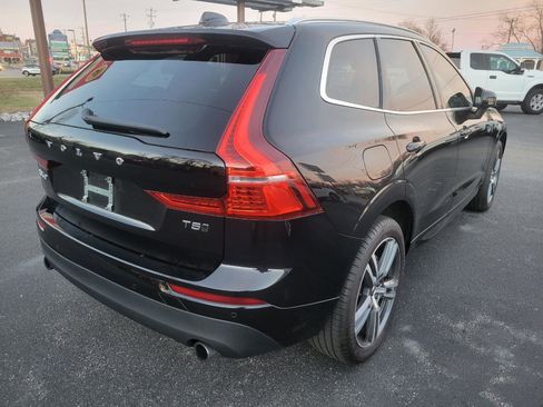 Used 2020 Volvo XC60 T5 Momentum image 3