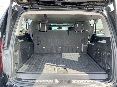 Used 2019 Chevrolet Suburban LT image 20