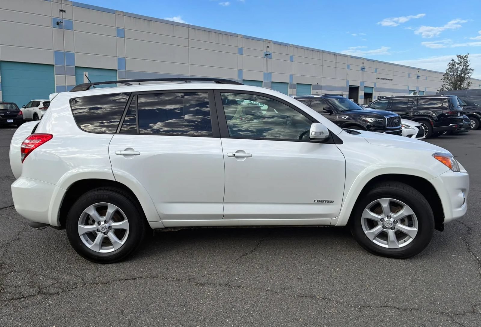 Used 2012 Toyota RAV4 Limited w/ Premium Plus Value Pkg AWD/4WD image 9
