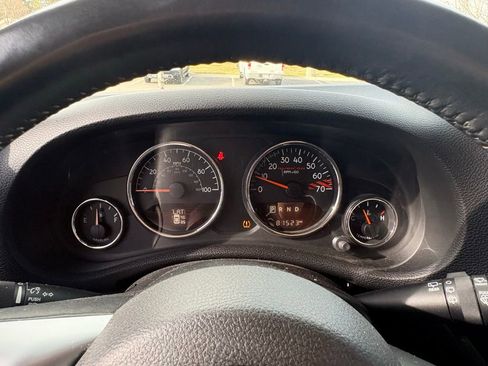 Used 2015 Jeep Wrangler Unlimited Rubicon image 25