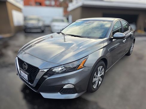Used 2022 Nissan Altima 2.5 S FWD image 1