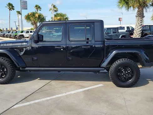 Used 2023 Jeep Gladiator Sport AWD/4WD image 5