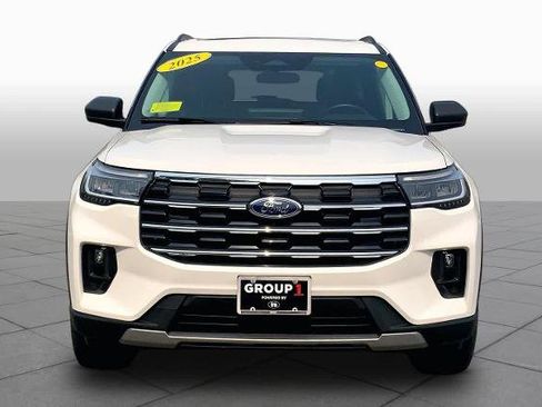 Certified 2025 Ford Explorer Active AWD/4WD image 4