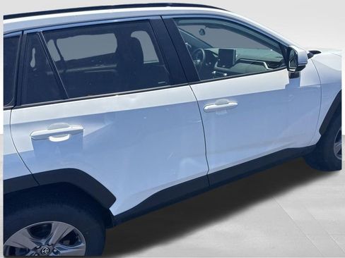 Used 2024 Toyota RAV4 XLE FWD image 11